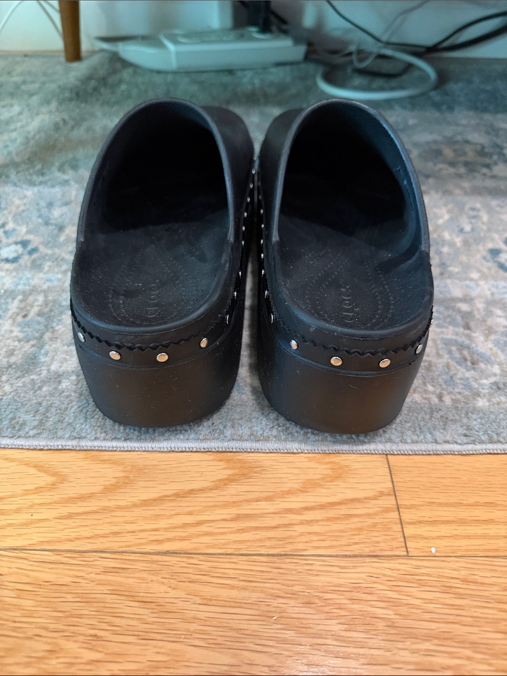 CROCS Studded Dylan Platform Clogs - Black/Silver - Women’s Size 9 - Picture 5 of 7
